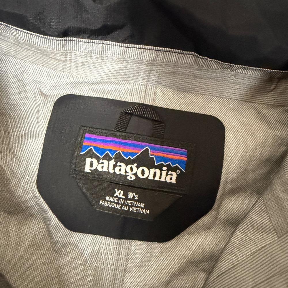 Patagonia Womens Torrentshell 3L City Parka Black Rain Jacket XL 27119 SP22 - Picture 2 of 8